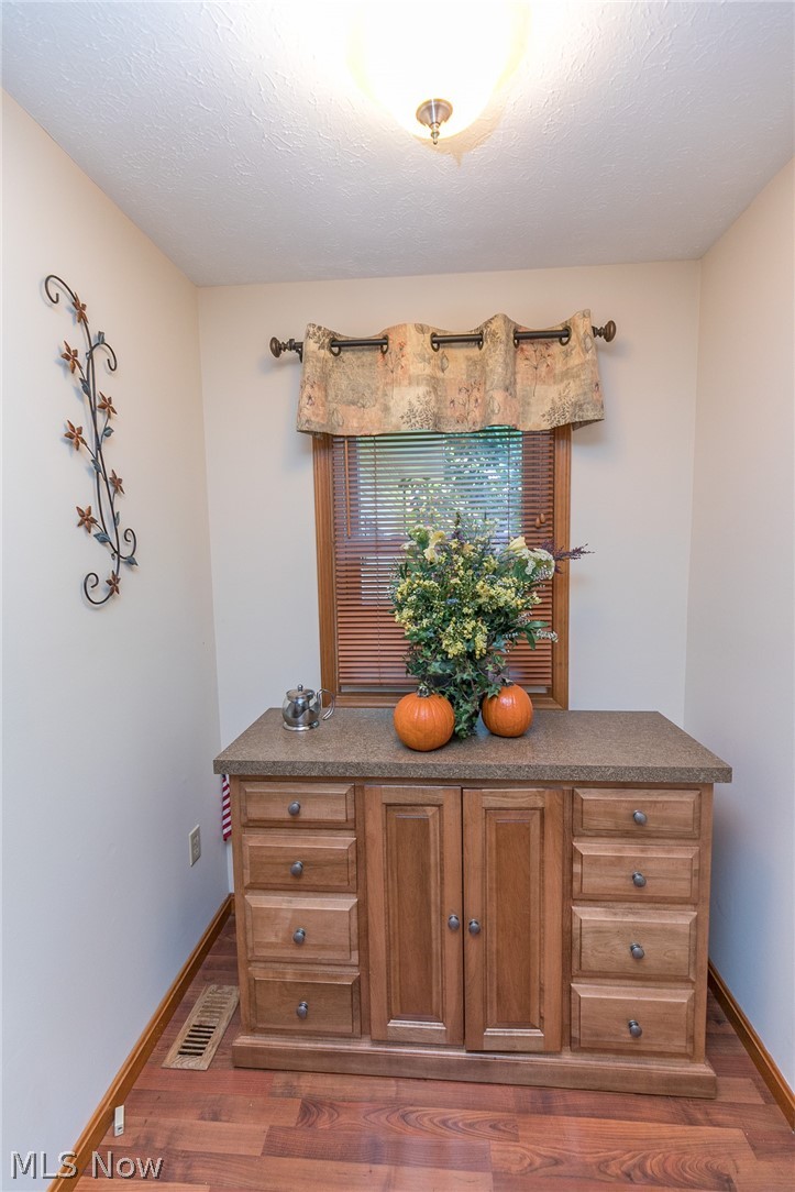 7588 Ridge Road Cleveland, OH 44129 - Photo 12 of 35 Gallery Image 12