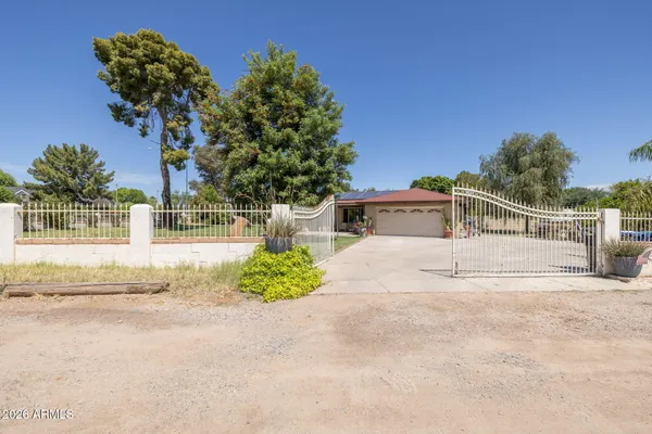 $684,900 | 1725 North Lindsay Road, Mesa, AZ 85213