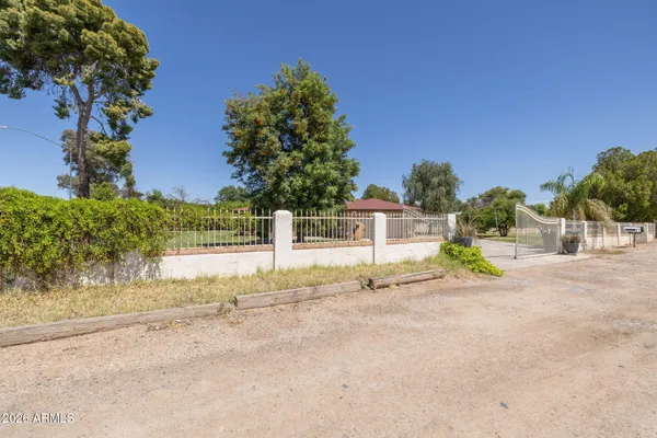 $684,900 | 1725 North Lindsay Road, Mesa, AZ 85213