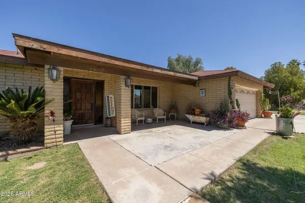 $684,900 | 1725 North Lindsay Road, Mesa, AZ 85213