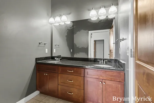 $324,900 | 533 Columbia Avenue, Unit 107, Holland, MI 49423
