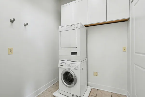 $324,900 | 533 Columbia Avenue, Unit 107, Holland, MI 49423
