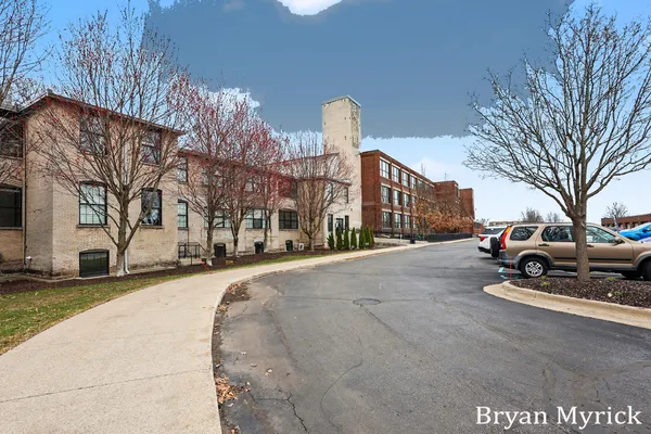 $324,900 | 533 Columbia Avenue, Unit 107, Holland, MI 49423