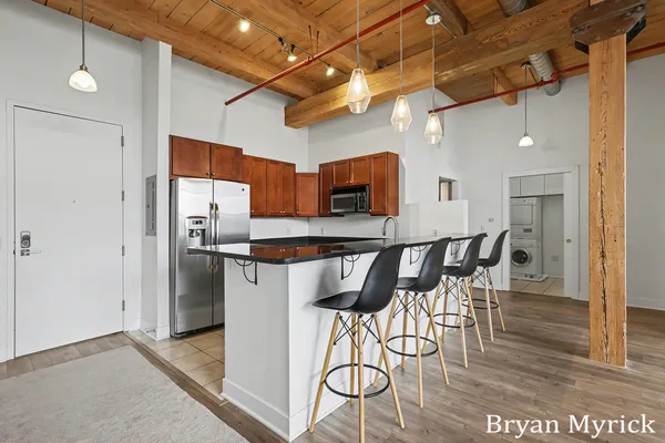 $324,900 | 533 Columbia Avenue, Unit 107, Holland, MI 49423