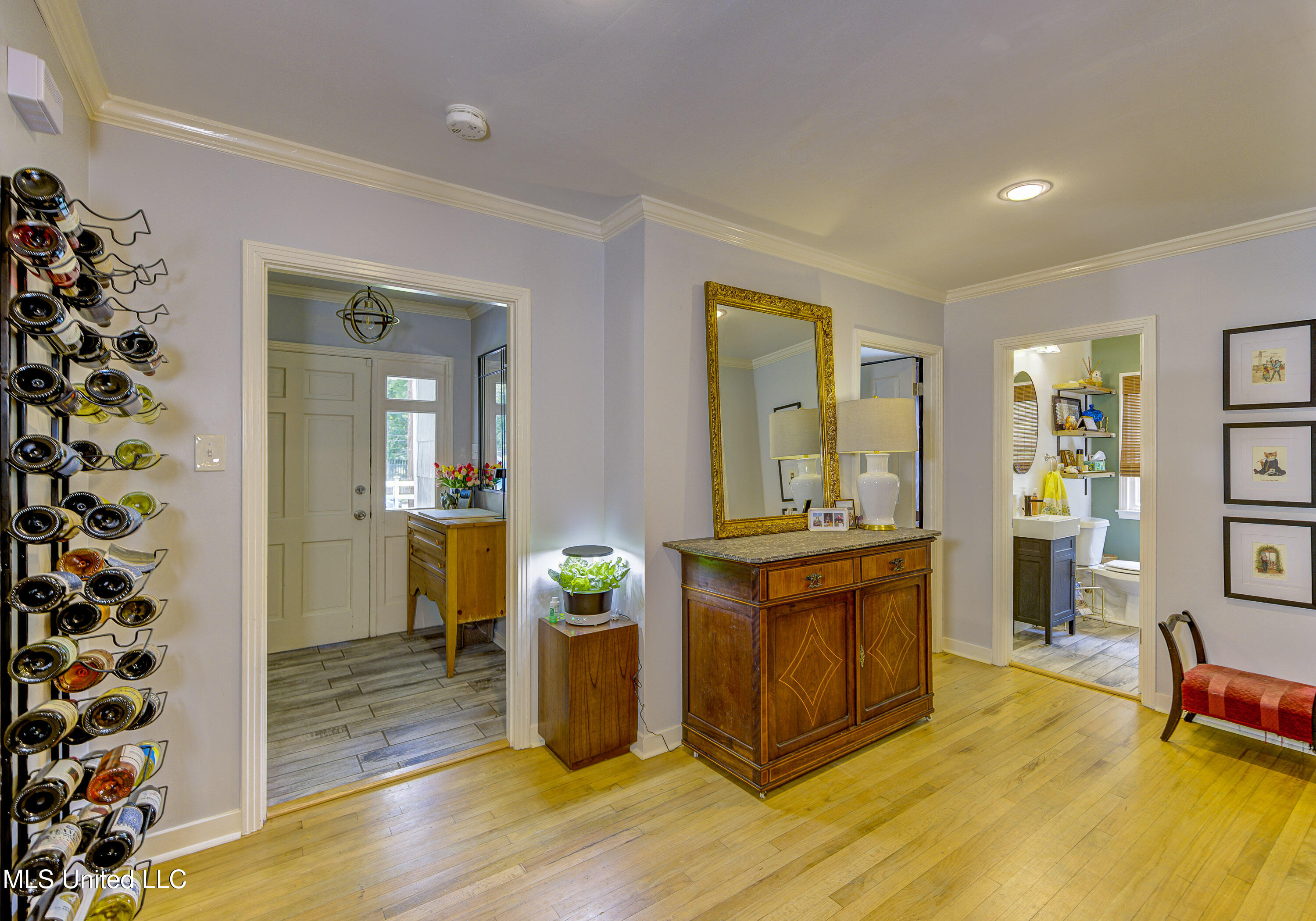 4004 Halls Ferry Road Vicksburg, MS 39180 - Photo 19 of 50 Spacious Hallway