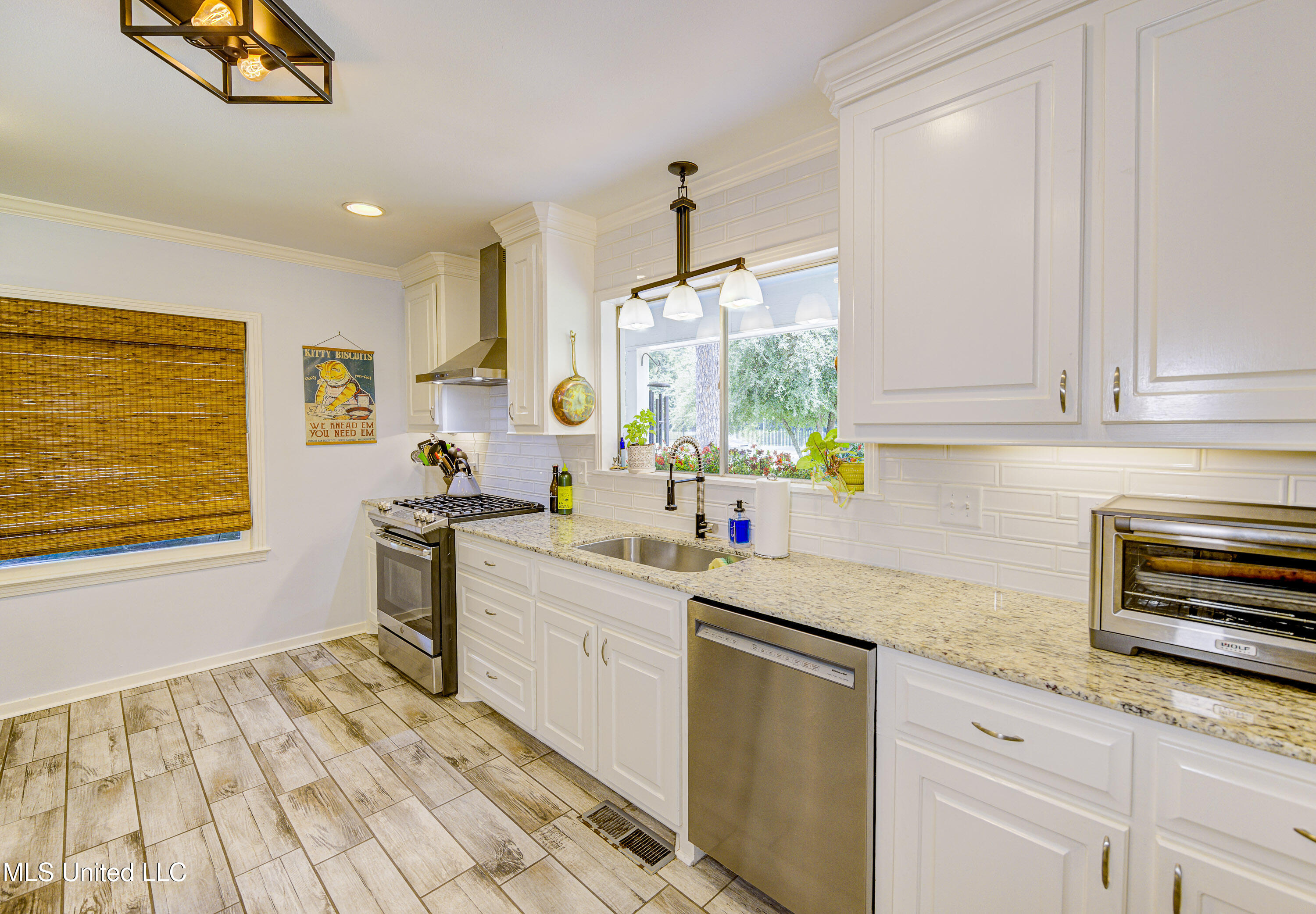 4004 Halls Ferry Road Vicksburg, MS 39180 - Photo 8 of 50 Kitchen 4