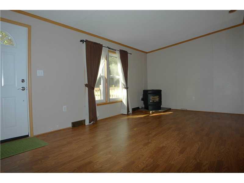 40 Narrow Ridge Road Boothbay, ME 04537 - Photo 3 of 11 Living Room.