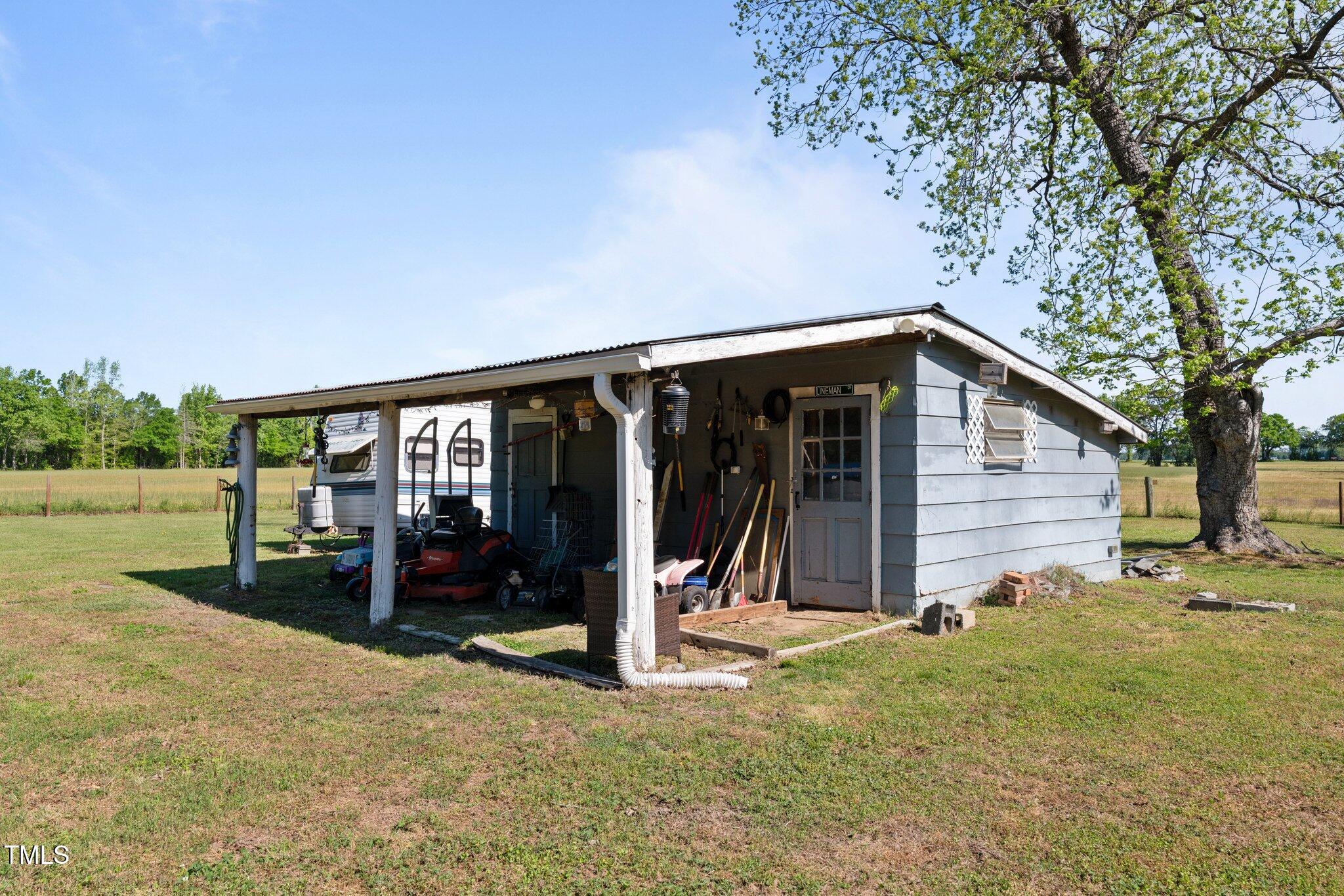 8211 Julian Road Dunn, NC 28334 - Photo 9 of 30 50-web-or-mls-DSC09858