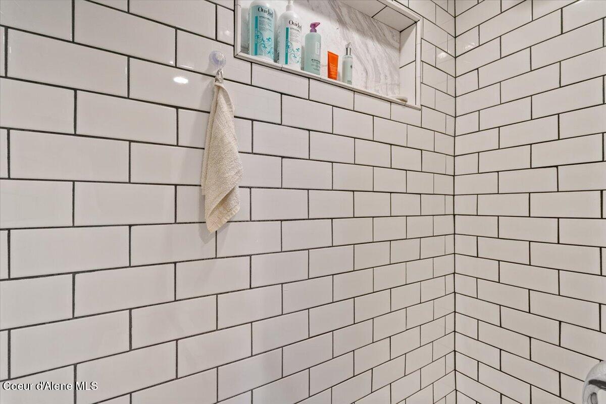 2937 East Upper Hayden Lake Road Hayden, ID 83835 - Photo 21 of 50 Primary Shower