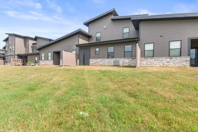 $399,900 | 255 Nomo Place, Crown Point, IN 46307