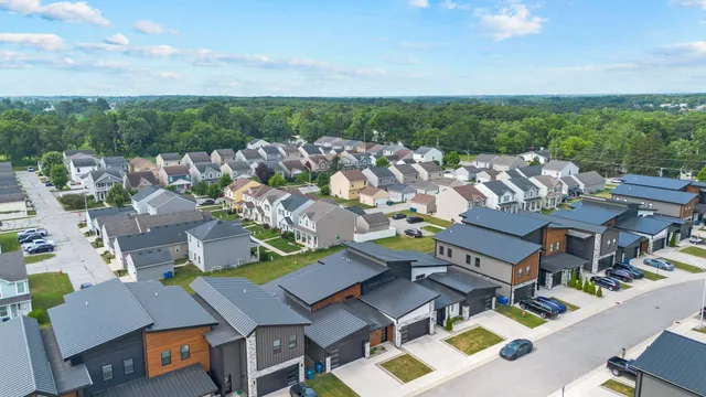 $399,900 | 255 Nomo Place, Crown Point, IN 46307