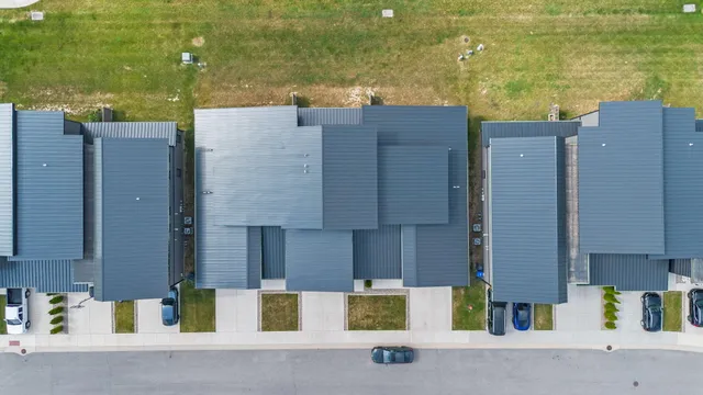 $399,900 | 255 Nomo Place, Crown Point, IN 46307