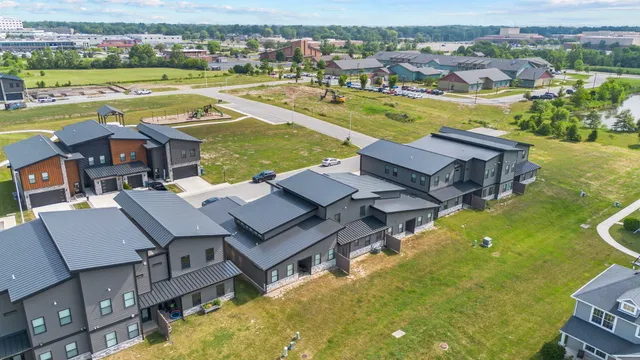 $399,900 | 255 Nomo Place, Crown Point, IN 46307