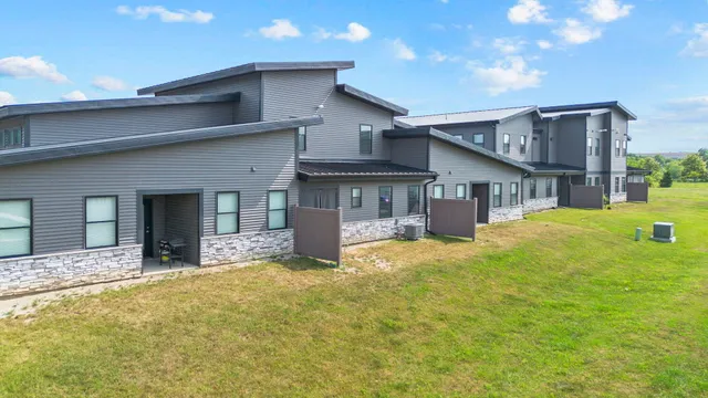 $399,900 | 255 Nomo Place, Crown Point, IN 46307