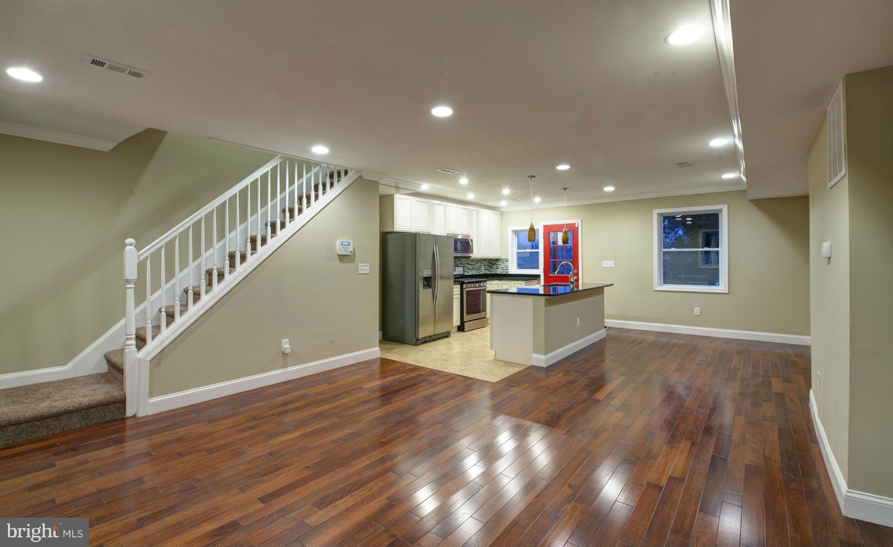 3925 Kimble Road Baltimore, MD 21218 - Photo 5 of 17 Living Room