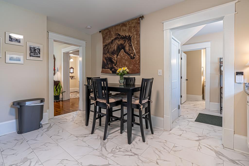828 Colonial Road Southwest Abingdon, VA 24210 - Photo 26 of 63 Gallery Image 26