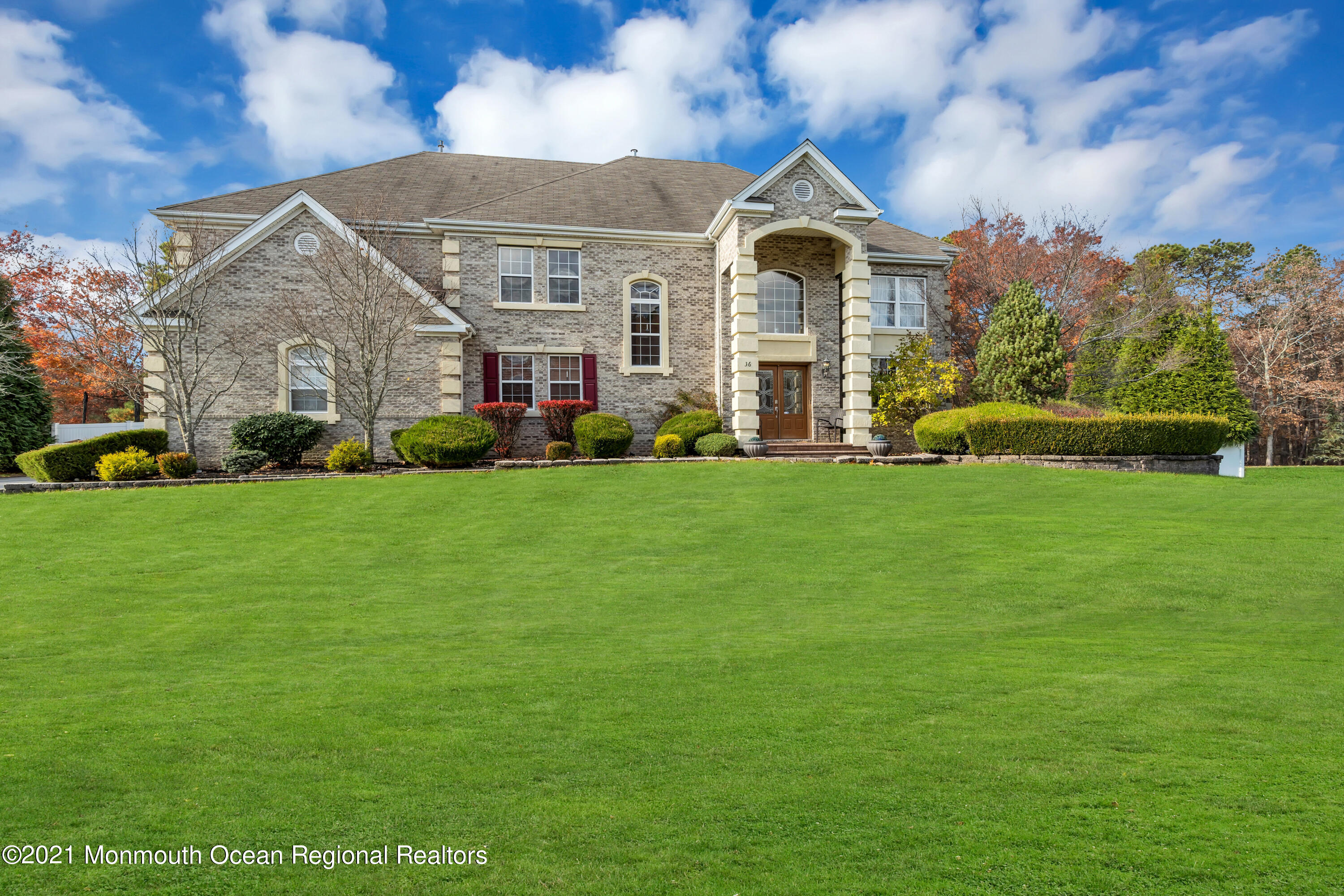 36 Woods Edge Drive Jackson, NJ 08527 - Photo 8 of 85 a front view of house with yard and green space