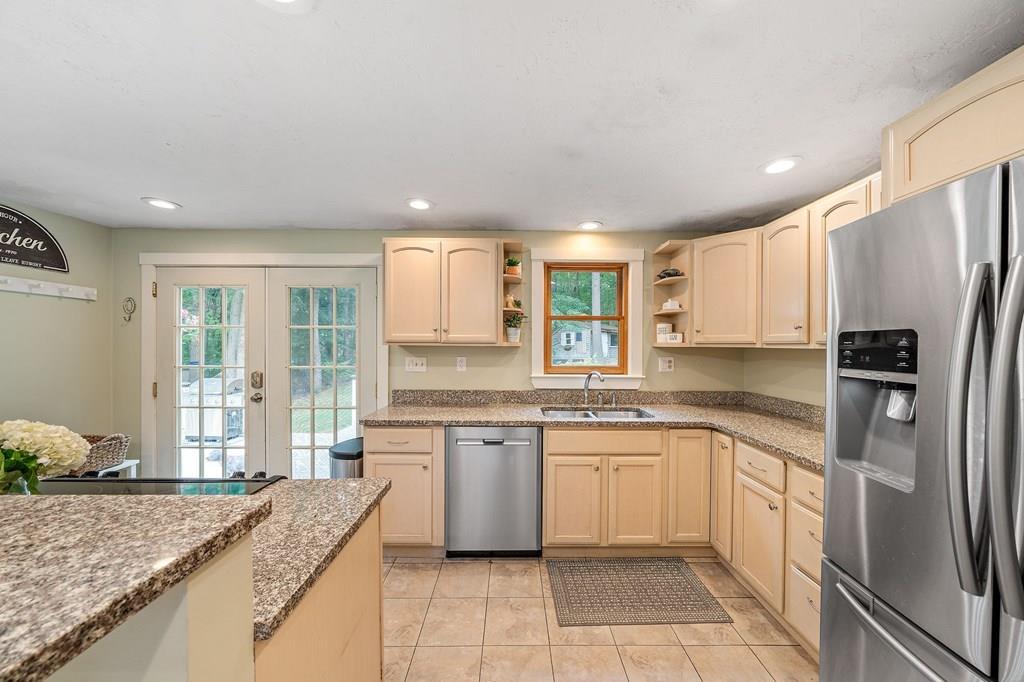 30 Shepherd's Path Marshfield, MA 02050 - Photo 4 of 28 Gallery Image 4