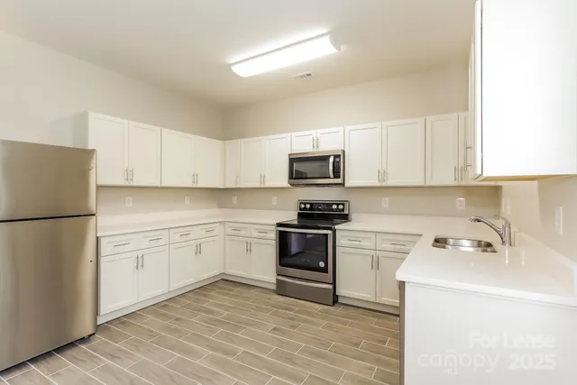 $2,295 | 5229 Stowe Derby Drive, Charlotte, NC 28278