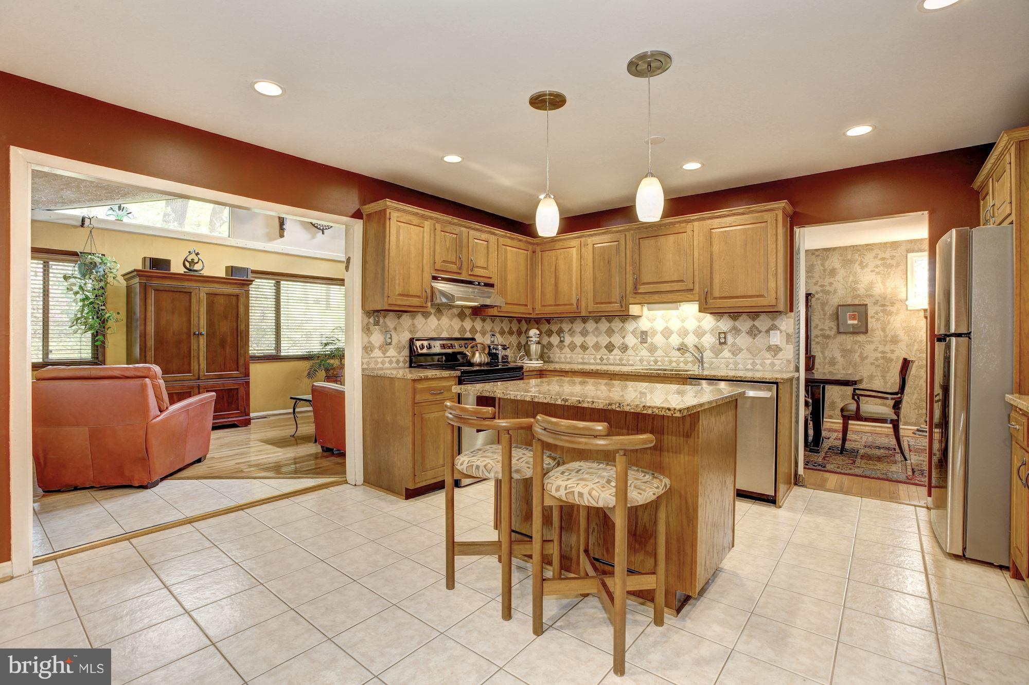15209 Watergate Road Silver Spring, MD 20905 - Photo 14 of 30 Kitchen