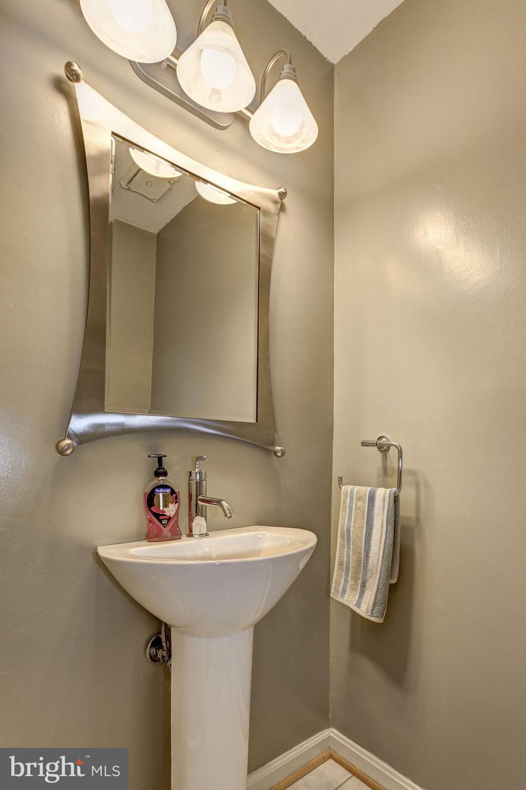 15209 Watergate Road Silver Spring, MD 20905 - Photo 4 of 30 Main Level Powder Room