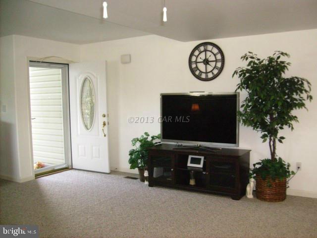 13907 Fiesta Road Ocean City, MD 21842 - Photo 4 of 19 Gallery Image 4