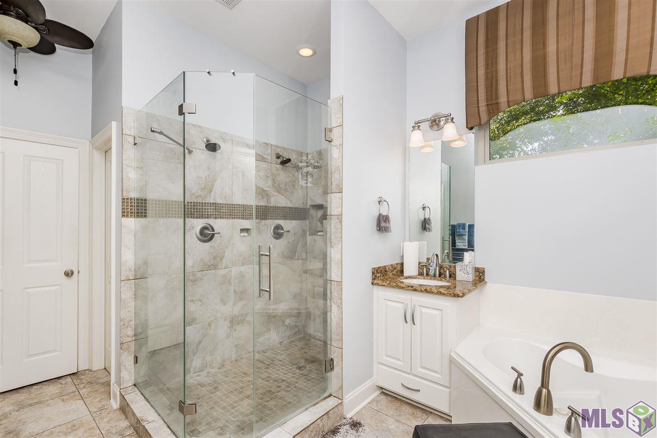 2007 Lac Cache Court Baton Rouge, LA 70816 - Photo 12 of 26 Separate tiled shower