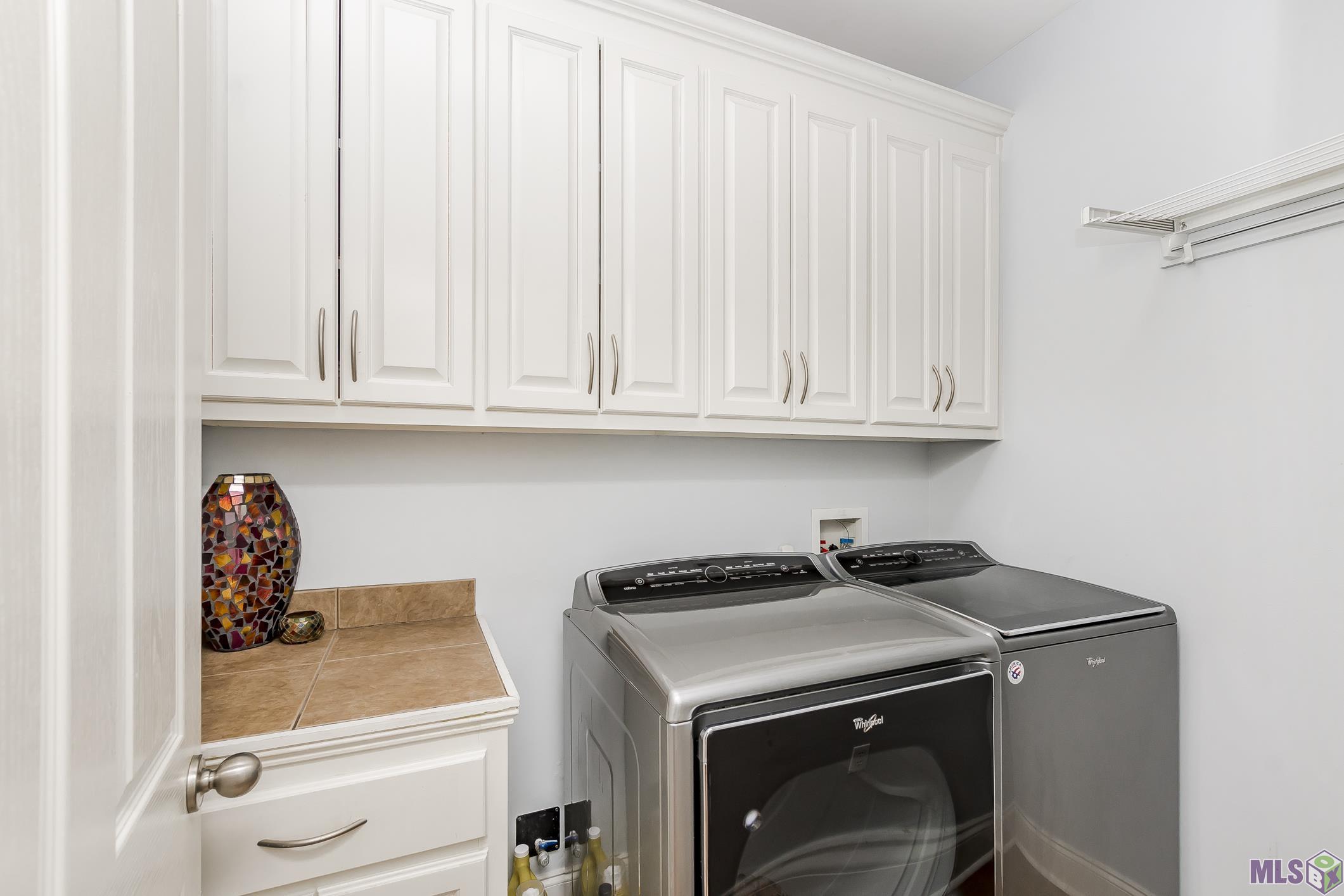 2007 Lac Cache Court Baton Rouge, LA 70816 - Photo 14 of 26 Laundry room near garage