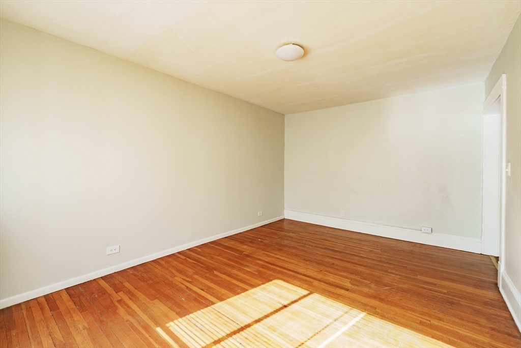 202-212 Pearl Street Springfield, MA 01105 - Photo 32 of 42 a view of an empty room
