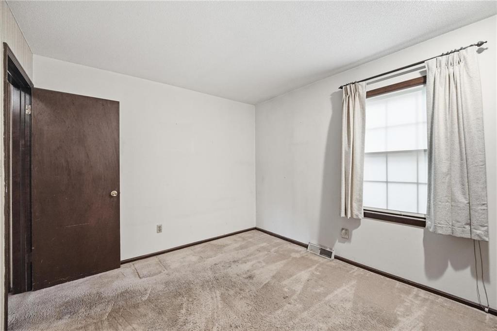 8100 Hauser Street Lenexa, KS 66215 - Photo 25 of 40