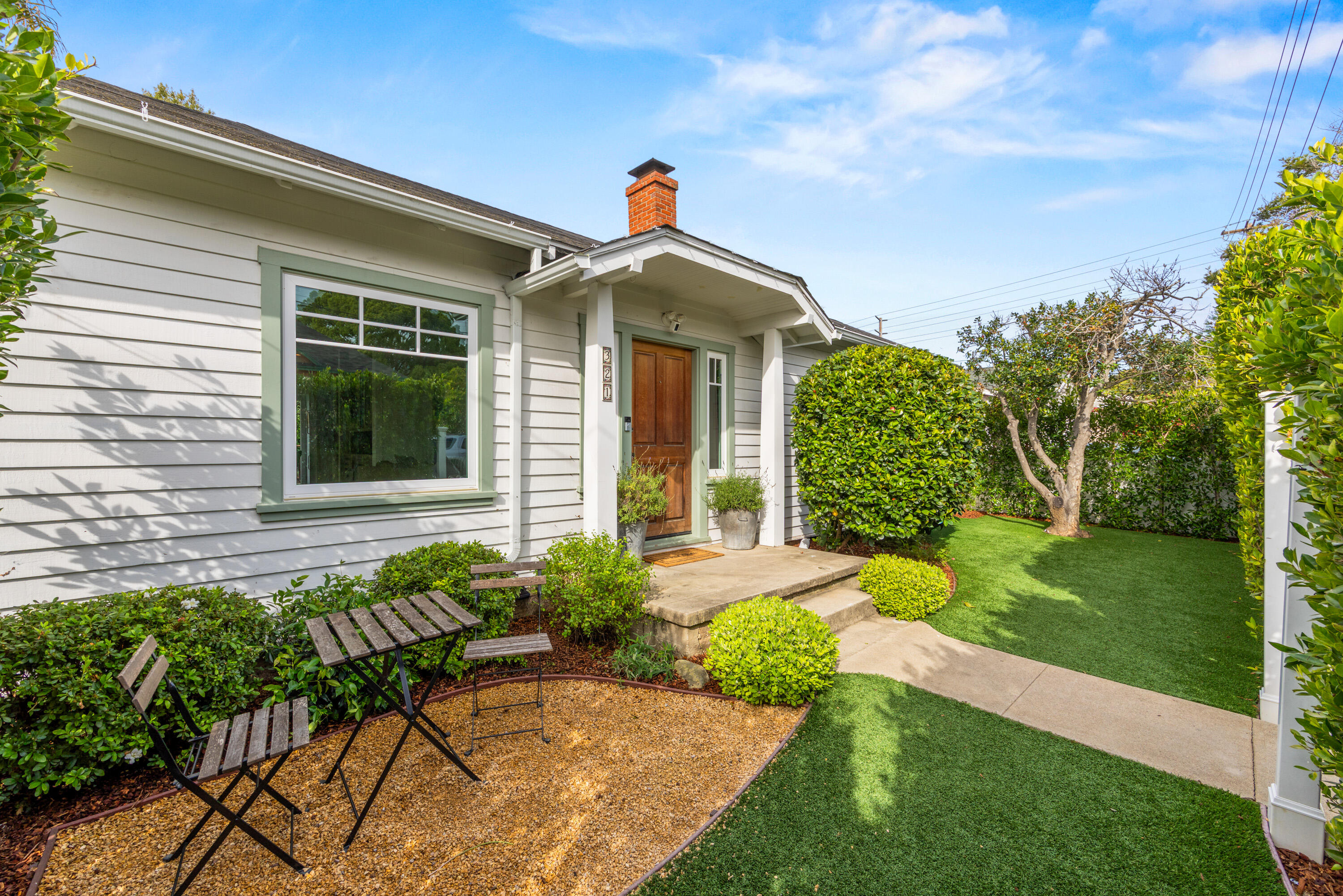 321 North Soledad Street Santa Barbara, CA 93103 - Photo 3 of 25 a front view of a house with garden