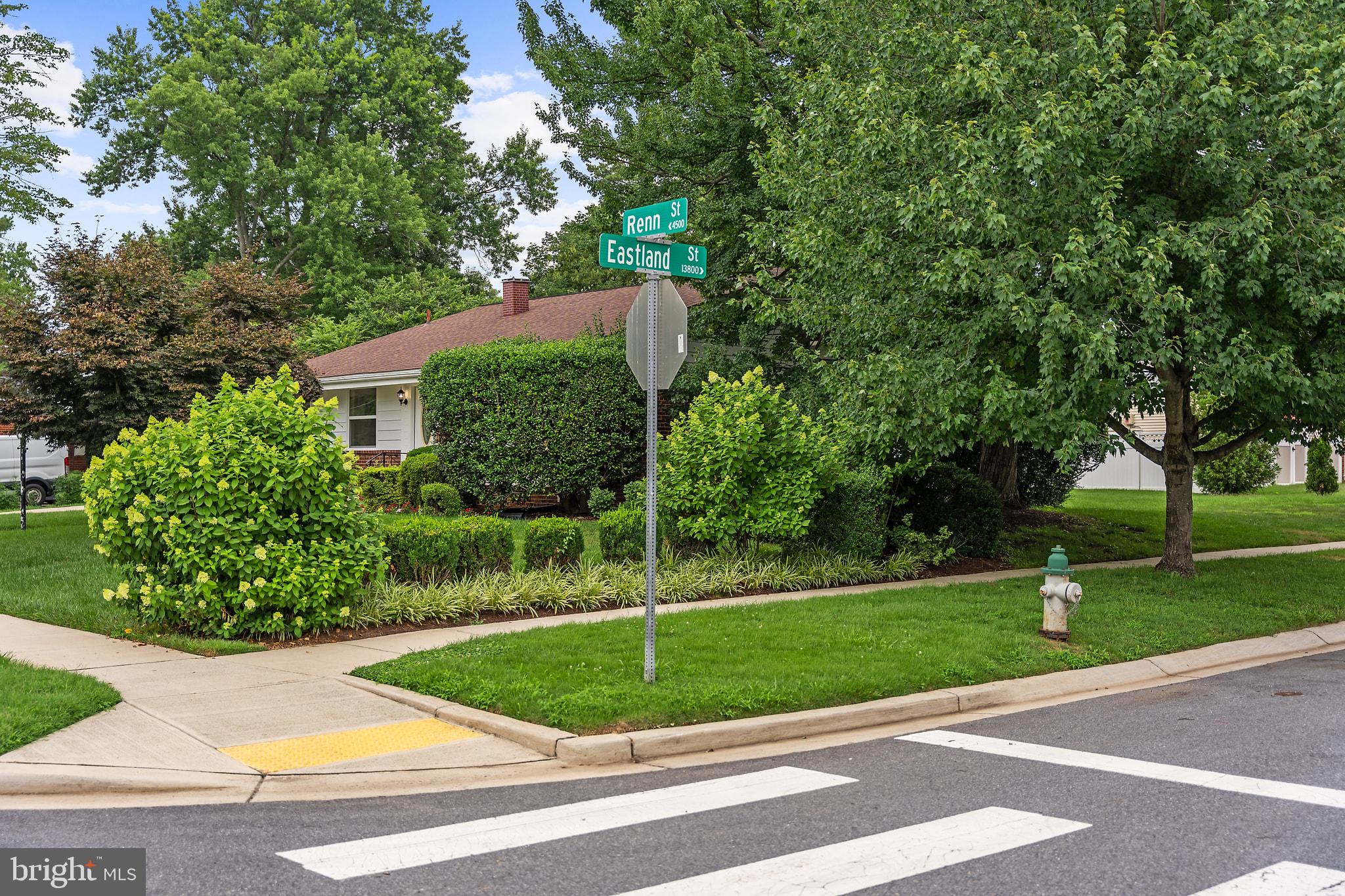 4501 Renn Street Rockville, MD 20853 - Photo 4 of 36