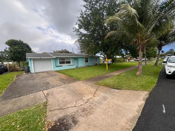 $405,833 | 521 East Redwood Drive, Lake Park, FL 33403