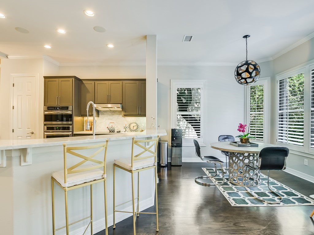 2007 Rue De St Tropez Austin, TX 78746 - Photo 8 of 17