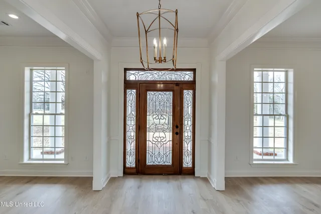 $925,000 | 200 Cripple Creek Road, Canton, MS 39046