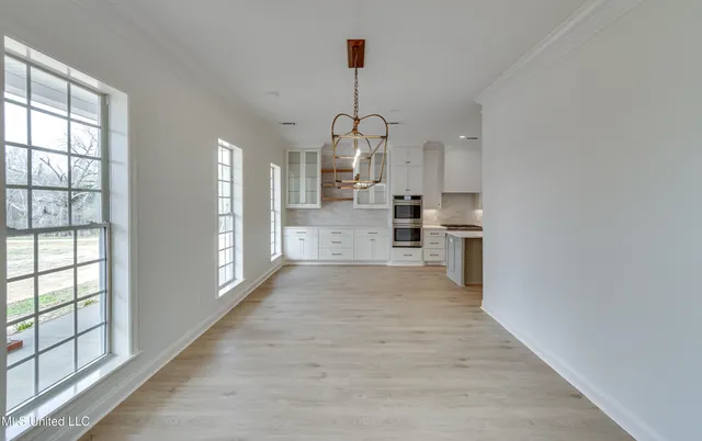 $925,000 | 200 Cripple Creek Road, Canton, MS 39046