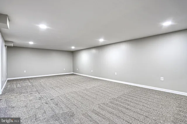 a picture of a black and white wall