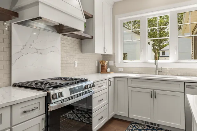 $1,550,000 | 216 Woodbury Avenue, Portsmouth, NH 03801