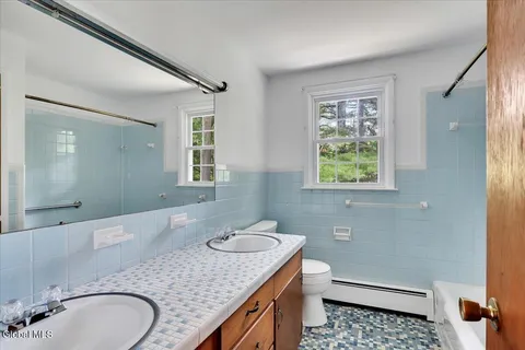 $450,000 | 9 Chestnut Lane, Clifton Park, NY 12065