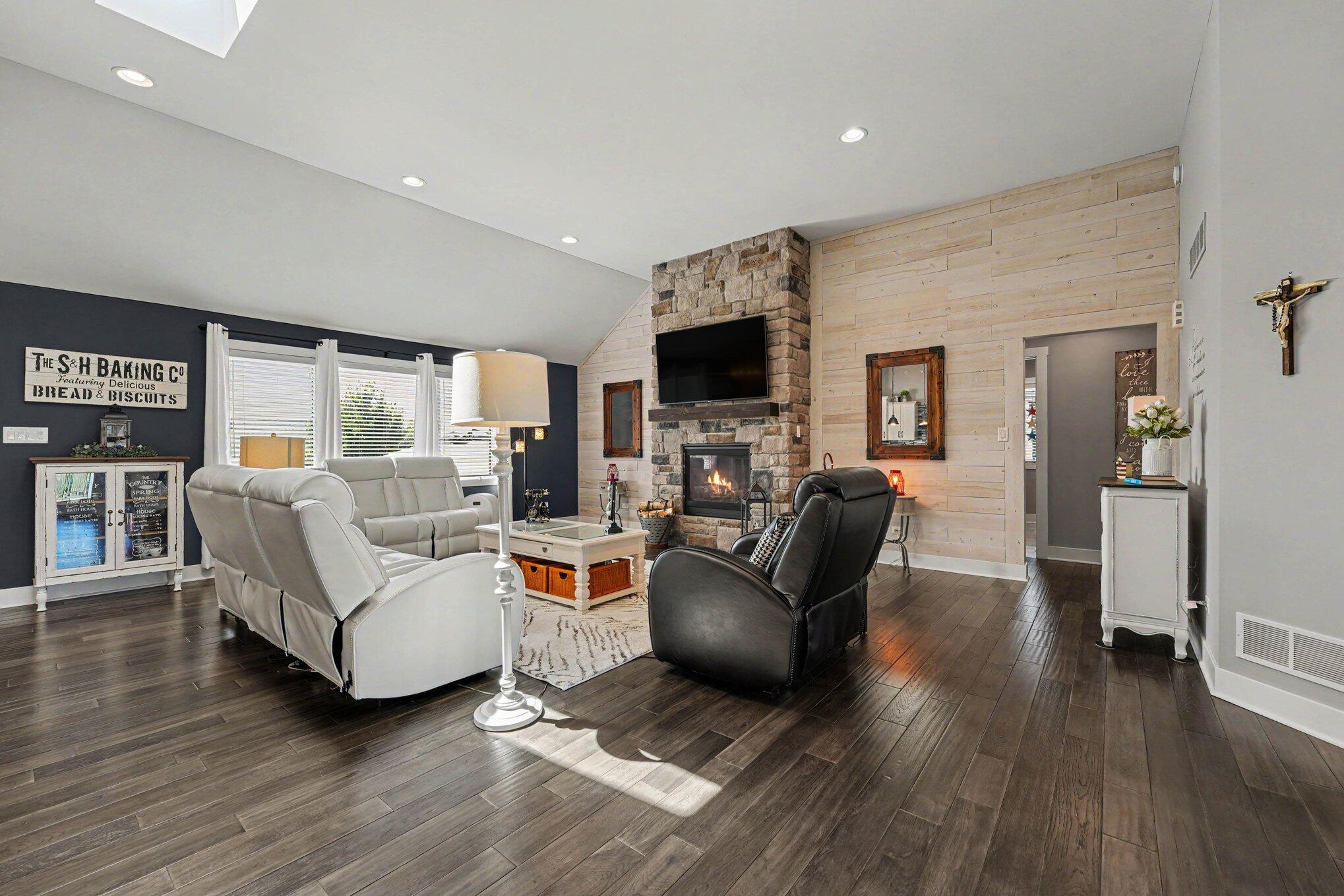 915 Betty Lane Crown Point, IN 46307 - Photo 6 of 41 2038x1359