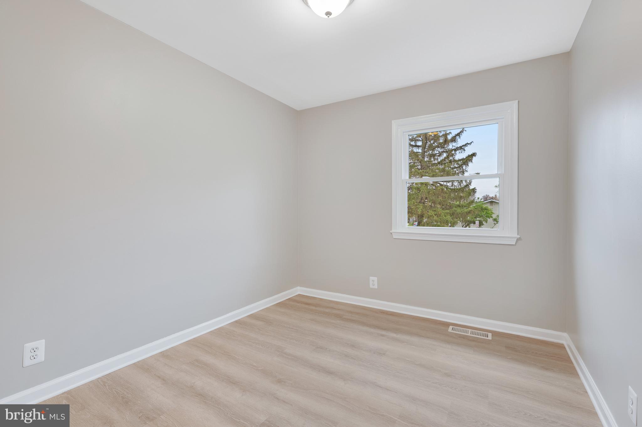 303 West Poplar Road Sterling, VA 20164 - Photo 22 of 48 Gallery Image 22
