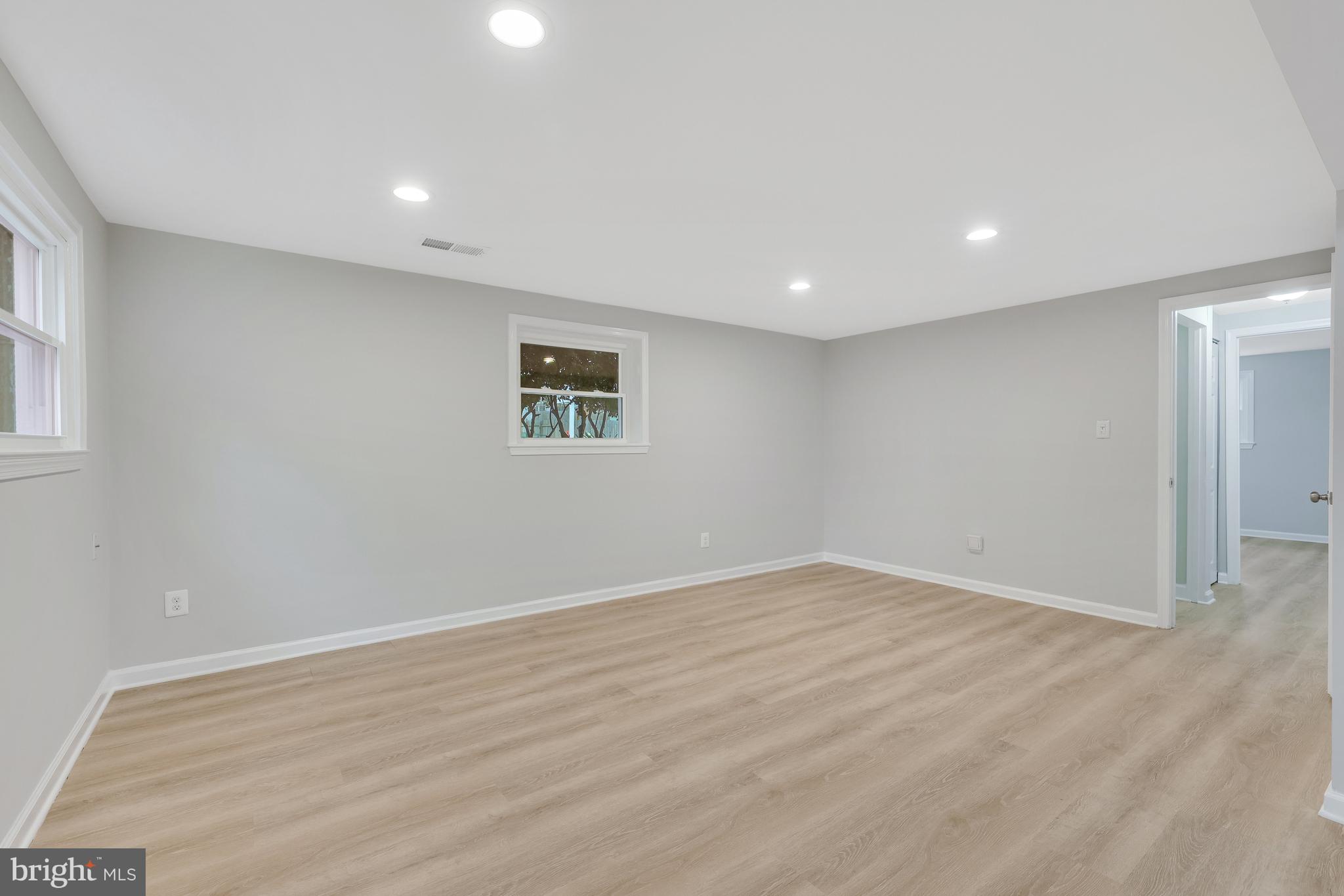 303 West Poplar Road Sterling, VA 20164 - Photo 31 of 48 Gallery Image 31