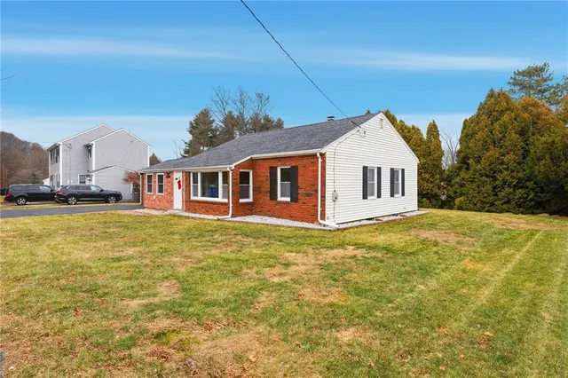 $525,000 | 461 River Road, Lincoln, RI 02865
