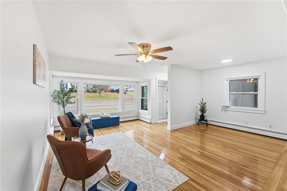 461 River Road Lincoln, RI 02865 - Photo 6 of 30 Large living/Dining room