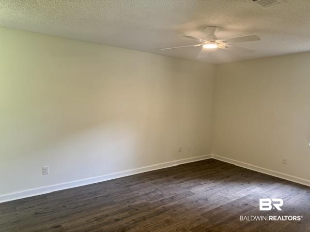 9481 Pinewood Avenue Elberta, AL 36530 - Photo 12 of 24 primary bedroom