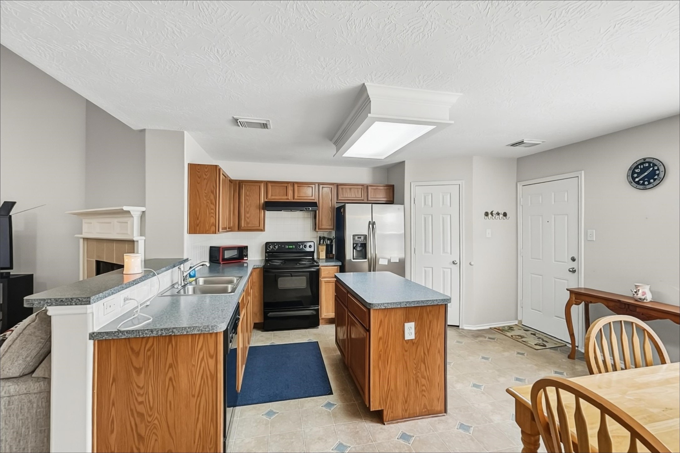 823 Windlass Way Crosby, TX 77532 - Photo 8 of 23 Gallery Image 8