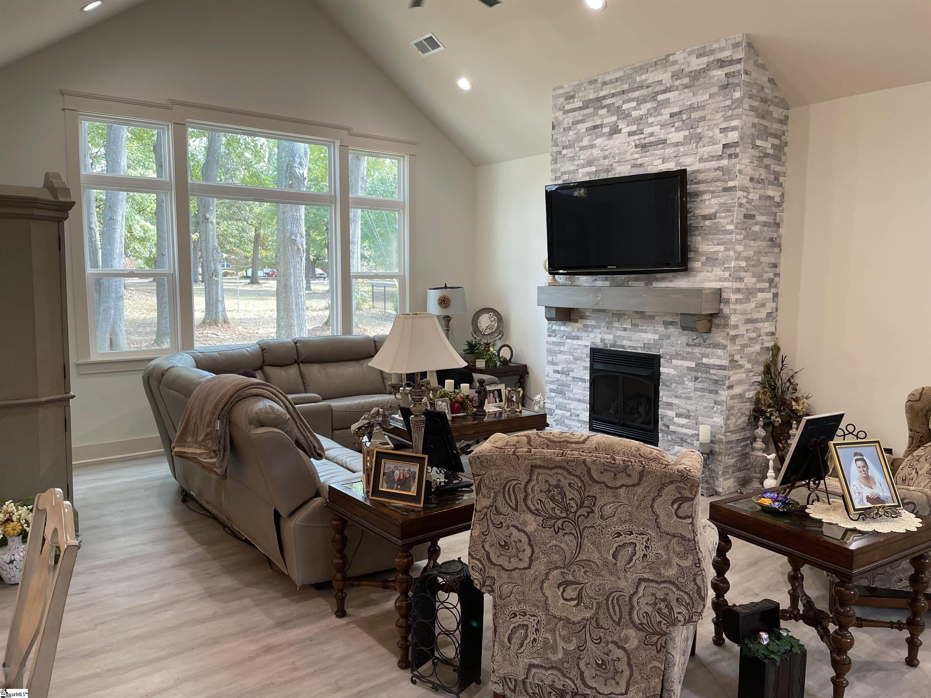 310 Garrett Street Fountain Inn, SC 29644 - Photo 4 of 30 Gallery Image 4