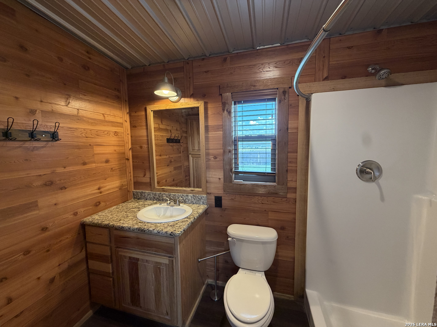 7002 County Road 4514 Devine, TX 78016 - Photo 17 of 24