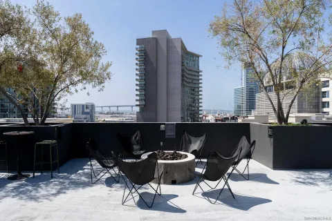 a picture of a city view