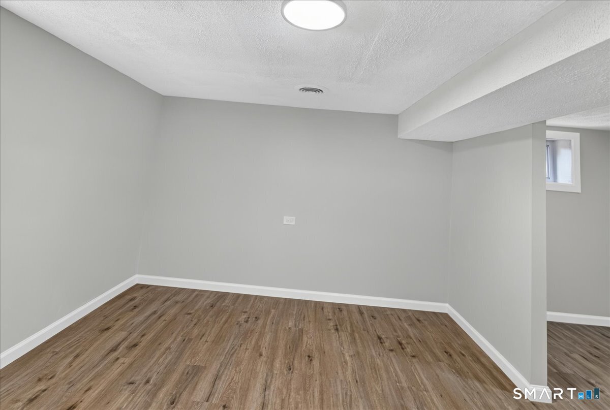 5 Lynmot Road Hamden, CT 06514 - Photo 24 of 33